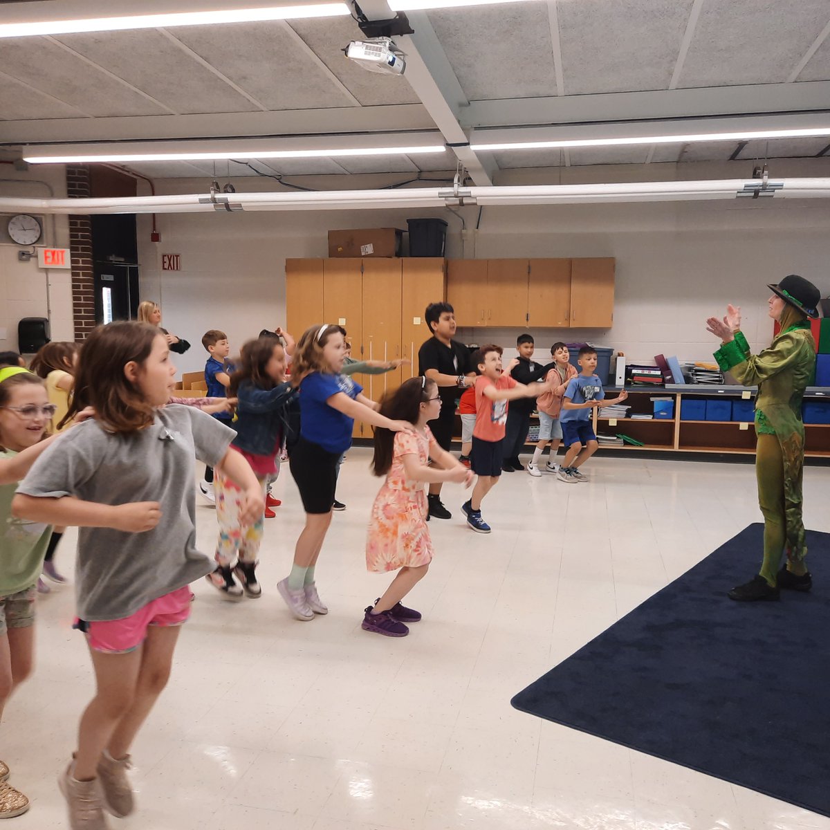 2nd grade @StoneSchool4 is learning about character traits, reading strategies, and ballet through the Literacy through Dance program.  Thank you @SaltCreekBallet
and @AddisonSD4 Educational Foundation for Excellence for making this program possible! #ASD4ALL