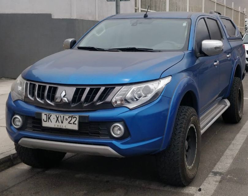 JM_LatorreChile's tweet photo. Se robaron Jeep en #Antofagasta, si lo ven favor avisar a carabineros o al fono 988896597 https://t.co/VhihmdZiM6