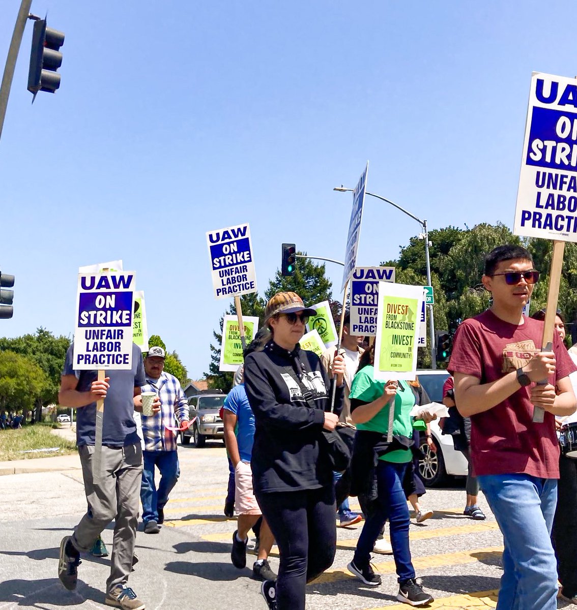 UAW 4811 (@uaw_4811) on Twitter photo Amazing to join forces with our union siblings <a href="/afscme3299/">AFSCME Local 3299</a> on the picket line today 💪 Amazing to join forces with our union siblings <a href="/afscme3299/">AFSCME Local 3299</a> on the picket line today 💪