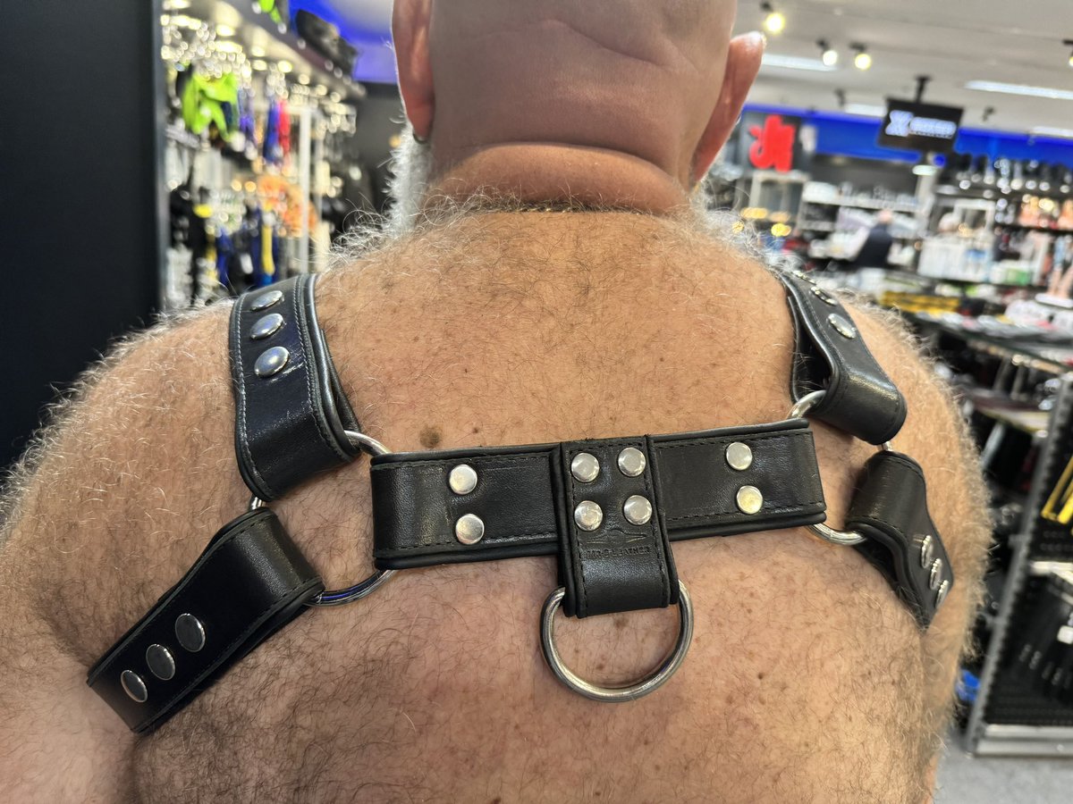 mervbear's tweet photo. Shopping! https://t.co/ETr7VxX22E