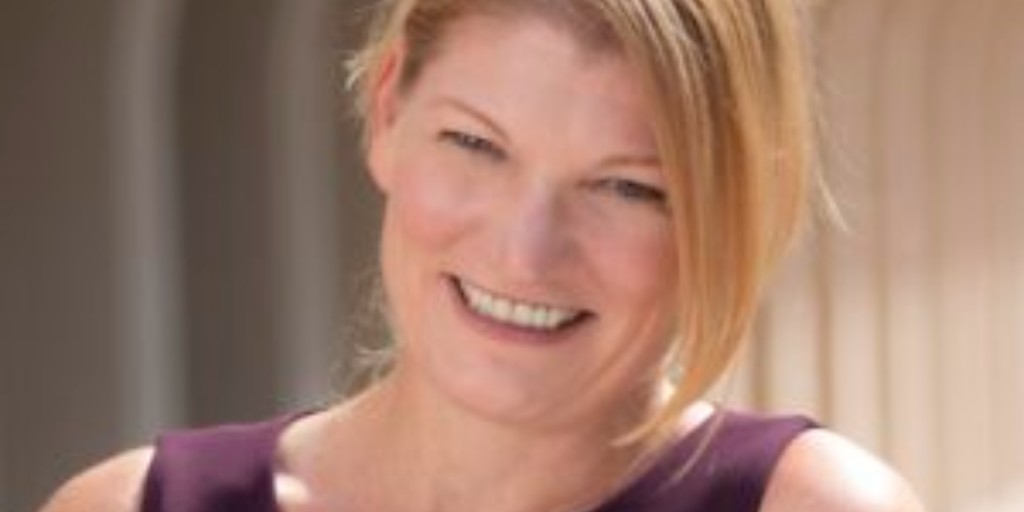 Social_Ecology's tweet photo. The featured article in @TheAtlantic, “The Panic Over Smartphones Doesn’t Help Teens,”  is by @UCIrvine psychological science Professor @candice_odgers, who uses science to challenge assumptions about adolescents and social media. It's behind a paywall: https://t.co/zDdDzs6lRH https://t.co/PIgMotL5X0