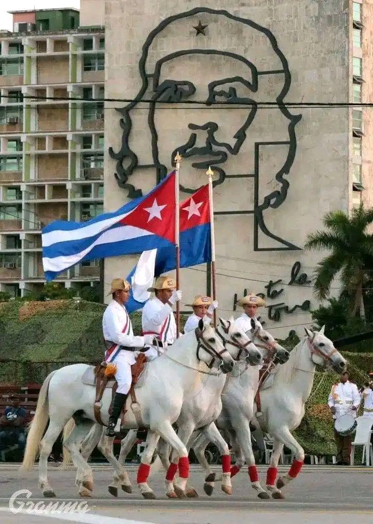 ❤🇨🇺 Quien no respete a este pueblo, quien quiera arrebatarle la libertad, la tranquilidad y soberanía, tendrá su merecido. 🔵🔴⚪ #DefendiendoCuba 🇨🇺