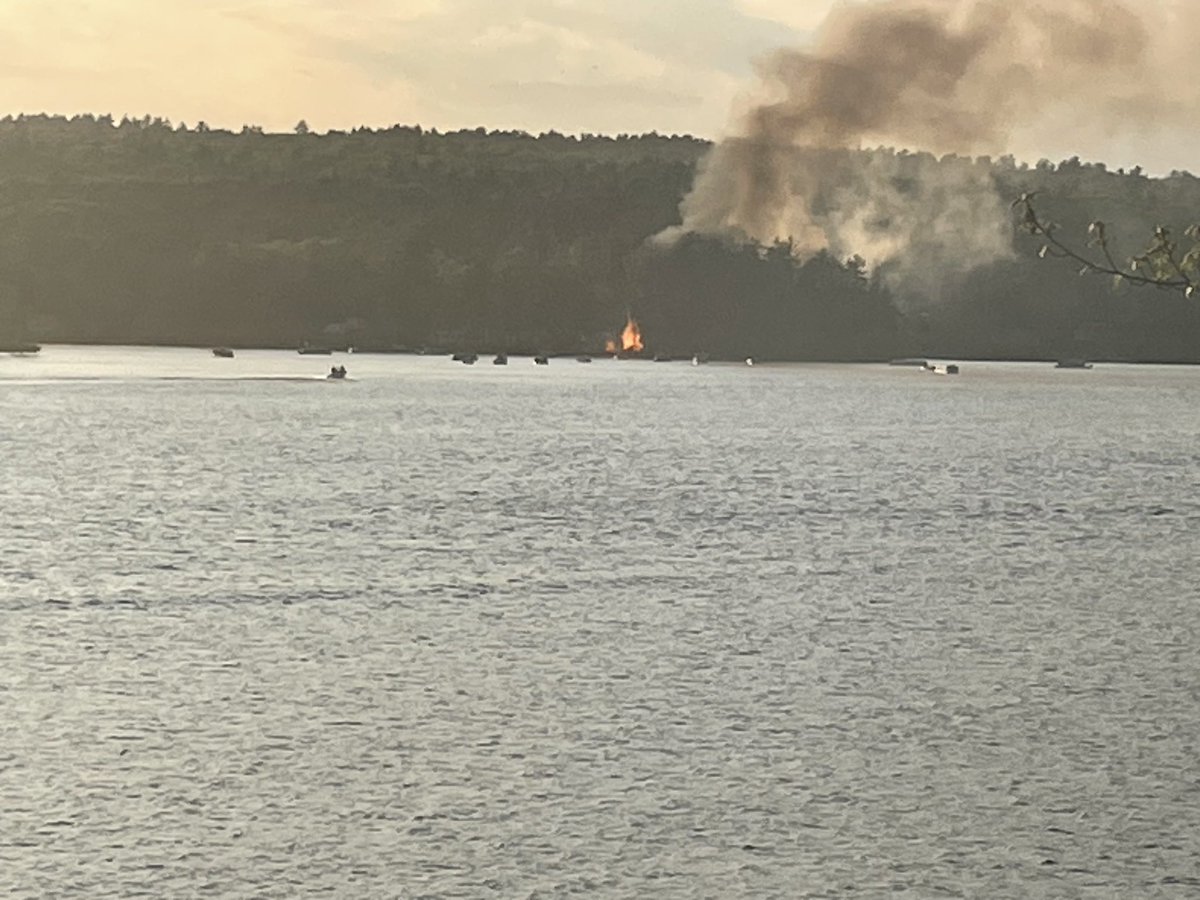 HockeyMaine1Wx1's tweet photo. Me heart goes out to the 3 families that lost thief homes this afternoon! #littlesebago https://t.co/QaWOvjx2Q6