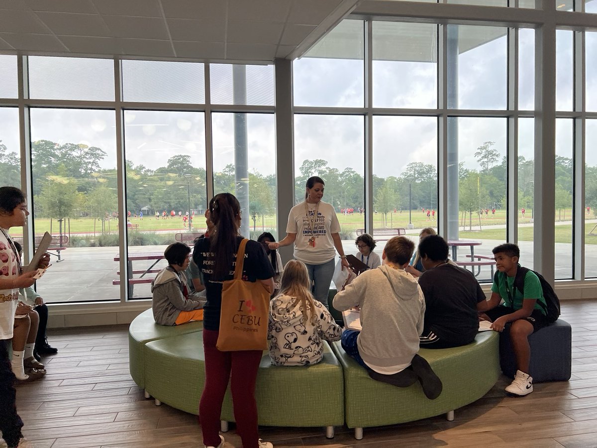 The first floor commons provided a beautiful location for Mrs. Medina’s class to have a Socratic Seminar. #KMSCougarPride🐾