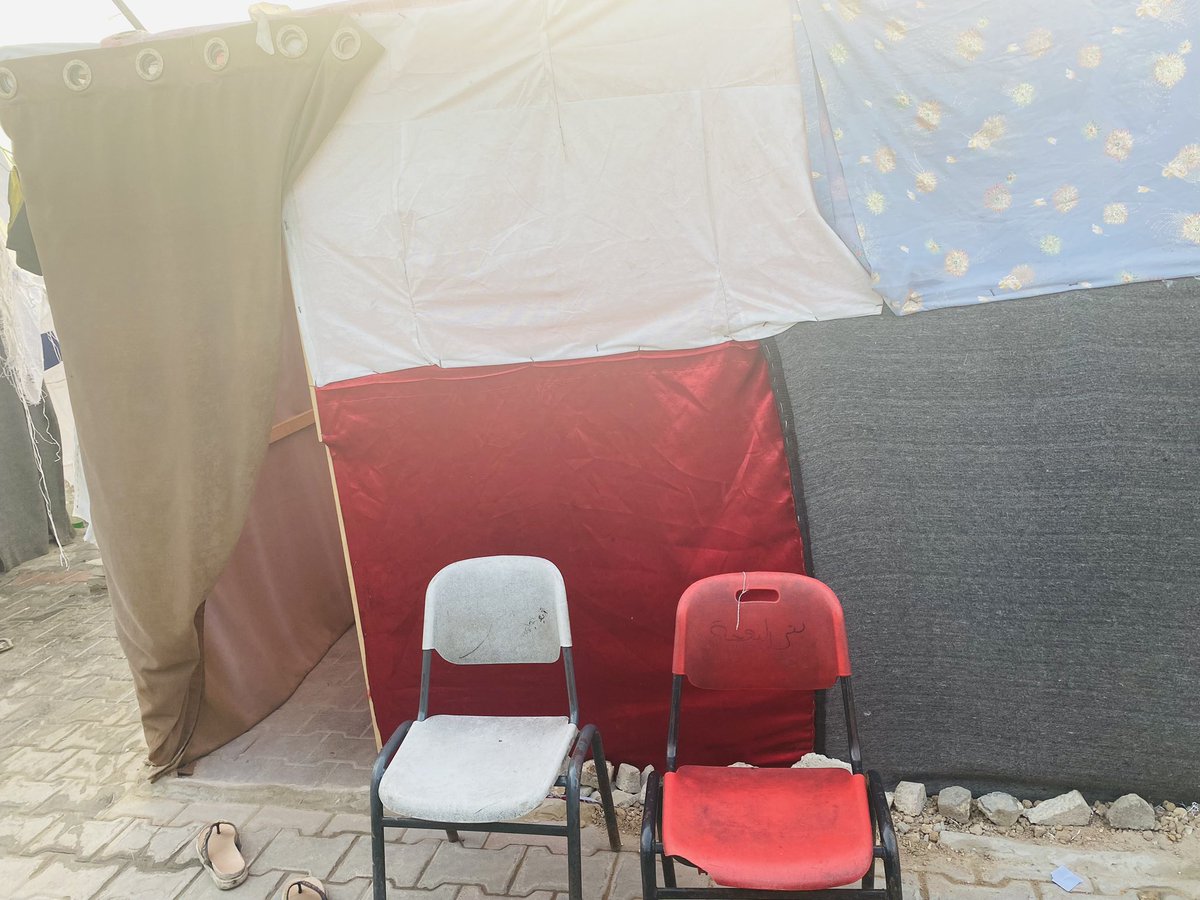 This is the #tent we live in now! Imagine this is the only shelter you have? After the occupation destroyed your home & everything you owned! Please‼️ help us survive this war as much as you can! Every donation makes a difference for us!🙏🏻💔👇🏻 gofund.me/433eeced #Gaza #Rafah