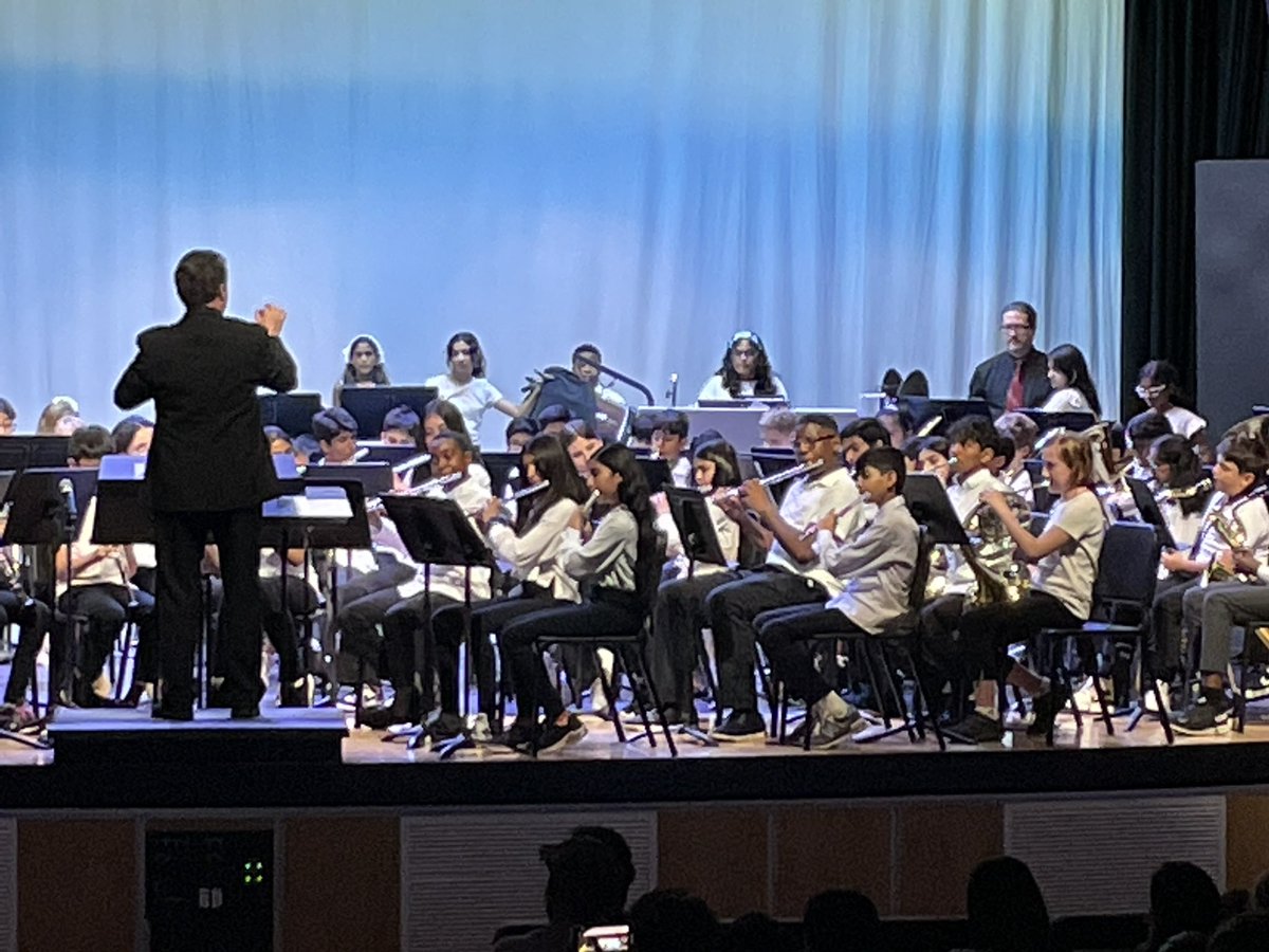 DrSchimpfCMS's tweet image. @mrHamnettCMS tells me our 6th grade musicians sound great at the band and orchestra concerts tonight! Well done #Panthers! #TEAMCommUNITY #wwprsd