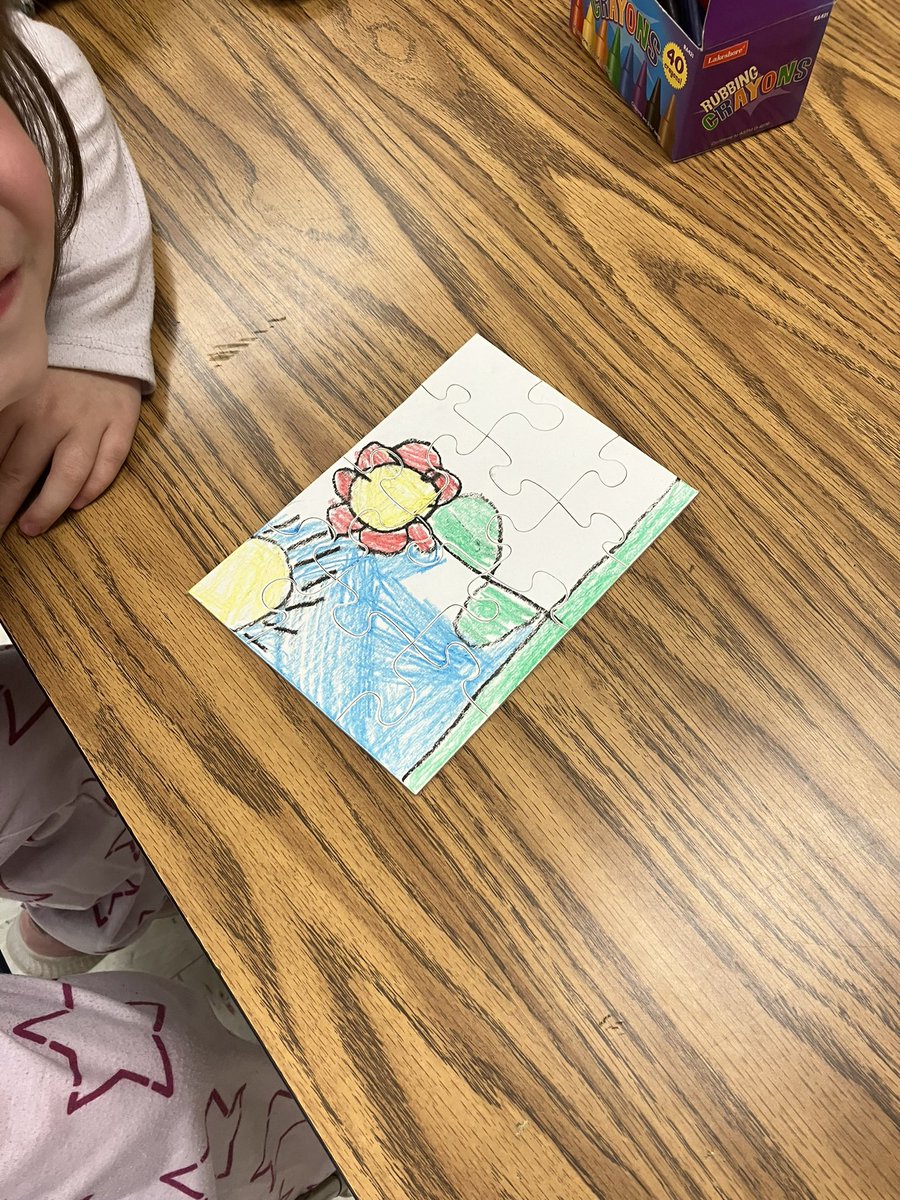 MrsRyan310's tweet image. Pp is for pajamas and make your own puzzle!  We all fit together perfectly! 11 days to go! #eaglestrong #cridgepride