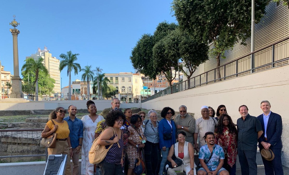 Honored to visit Rio de Janeiro’s historic Pequena África neighborhood with experts from National Archives of Brazil + @GlobalSI and @EmbaixadaEUA. @HeritageAtState has invested in 🇧🇷 #CulturalHeritage for 20+ years through the 🇺🇸 Ambassadors Fund for Cultural Preservation. #AFCP