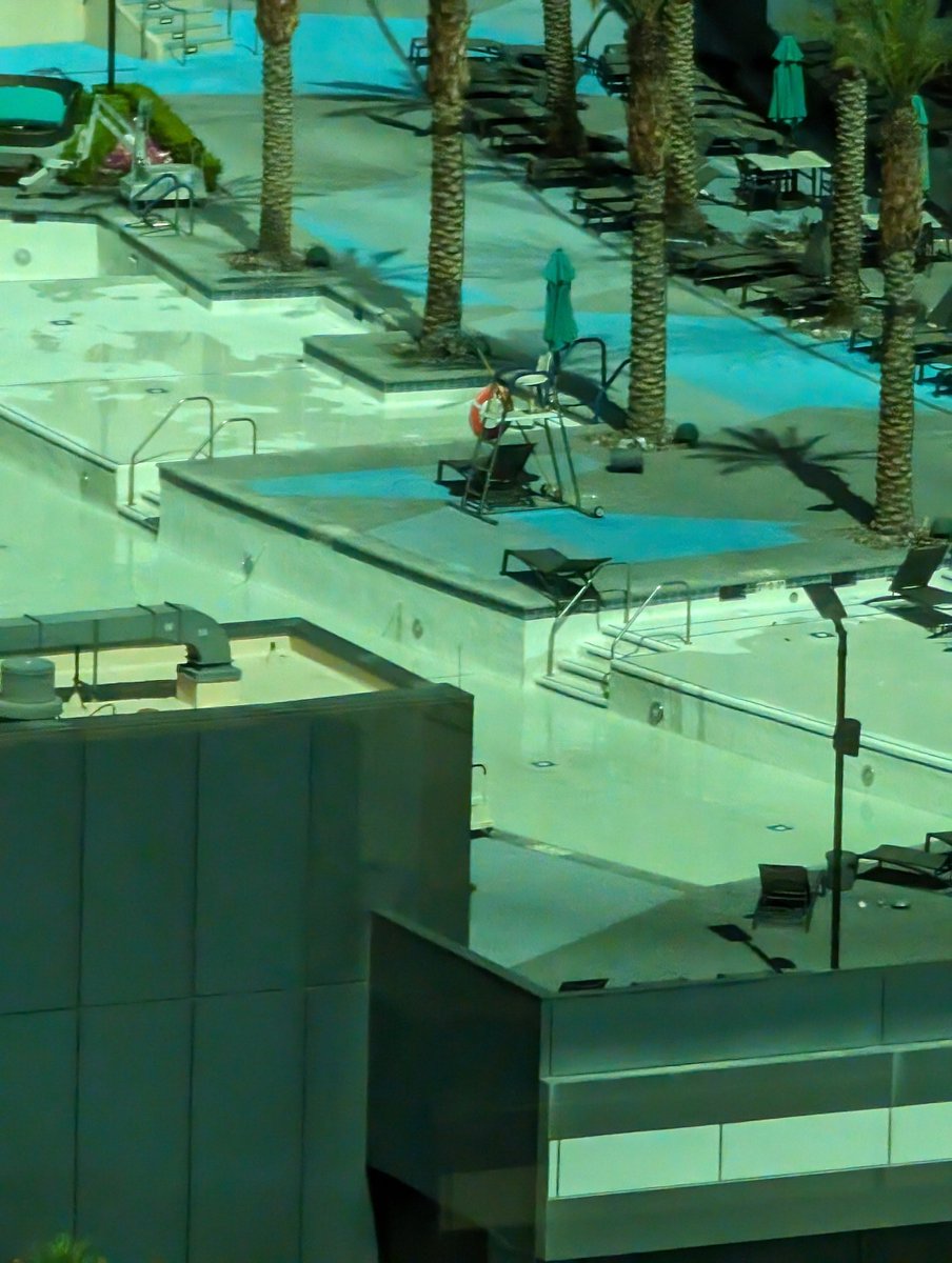 456smith's tweet photo. @LasVegasLocally Here is the pool area today. They drained it. https://t.co/3DQCPKBvJ8