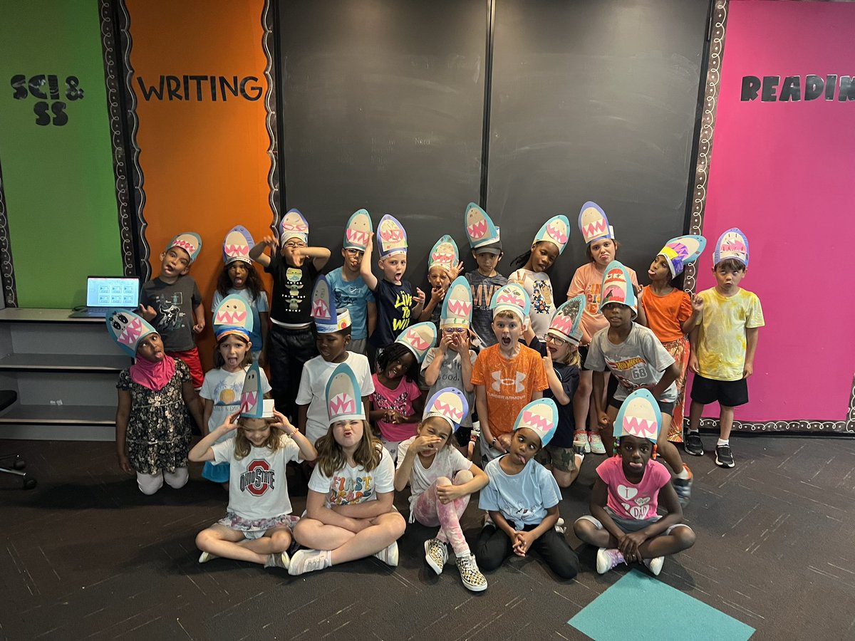 mcculloughin1st's tweet photo. Happy summer sharks!! ☀️🦈 #itsworthit https://t.co/ejcShvH3Ak