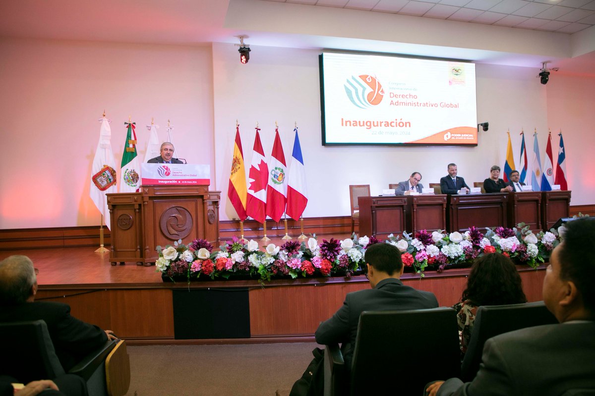 PJEdomex's tweet image. #Comunicado📄
Expertos analizan derecho administrativo global en congreso del PJEdomex

🔲Abordan temas como la globalización, interconectividad y tutela de los derechos humanos.

Ricardo Sodi Cuellar, titular del Poder Judicial del Estado de México, inauguró el Congreso…