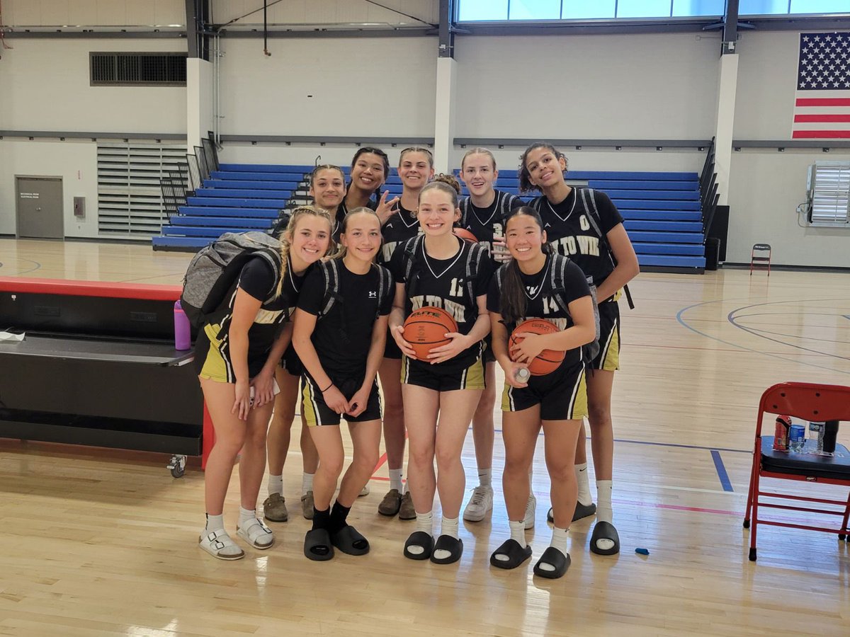 The Way to Win Basketball (@w2wbasketball) on Twitter photo Ballin in the Desert! 
Gold 3-2
Silver 2-3
Gold team after a 20 point come back overtime win! Ballin in the Desert! 
Gold 3-2
Silver 2-3
Gold team after a 20 point come back overtime win!