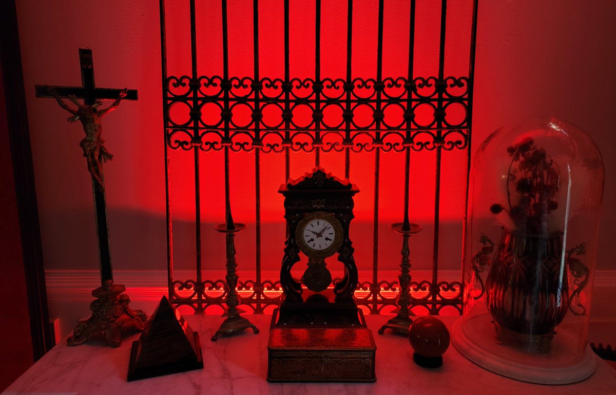 MERTICUSx's tweet photo. Happy World Goth Day!  #antiques https://t.co/A5YNZmBHI1