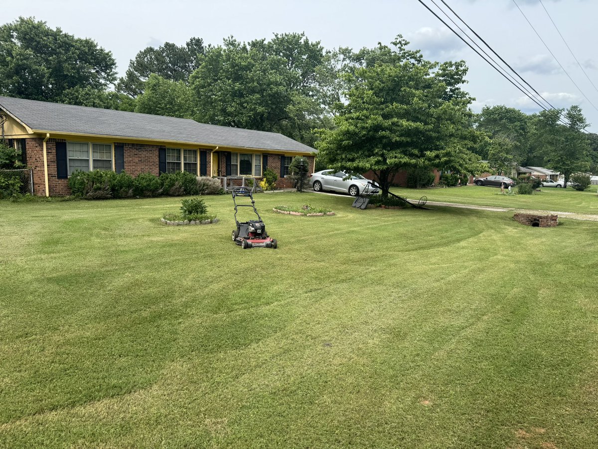 This afternoon I had the pleasure of mowing Ms. Pinchions lawn . She was inside resting . Making a difference one lawn at a time .