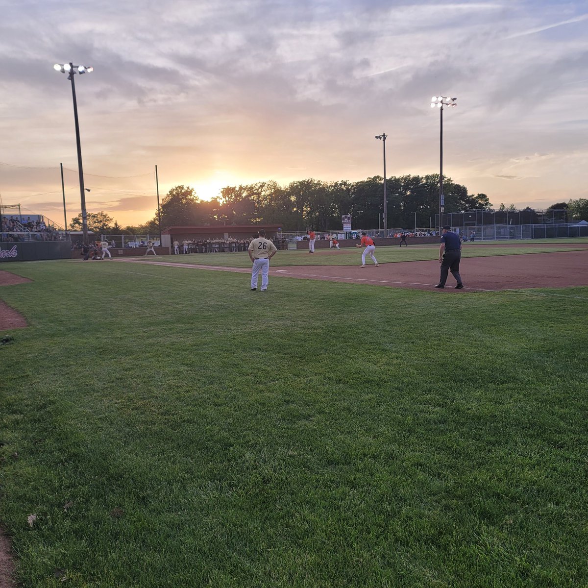Chargers_BB's tweet photo. 1988 was the last time I was at the ballpark with the Ashland Arrows. https://t.co/KMJl9lQ9o6