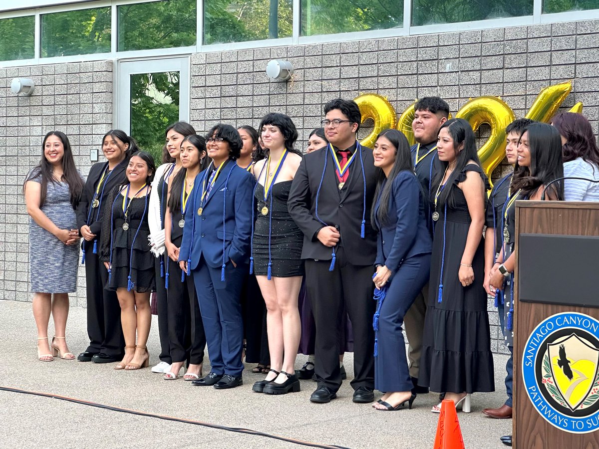 AsmValencia's tweet photo. Last night, #TeamValencia was at @santiagocanyon to celebrate the Upward Bound Math and Science scholars during their 2024 End of the Year Ceremony. Our young scholars continue to achieve time and time again! 📚🎉

#AD68 #CaliforniaAhead #SeElCambio https://t.co/ynKL0x8mBA
