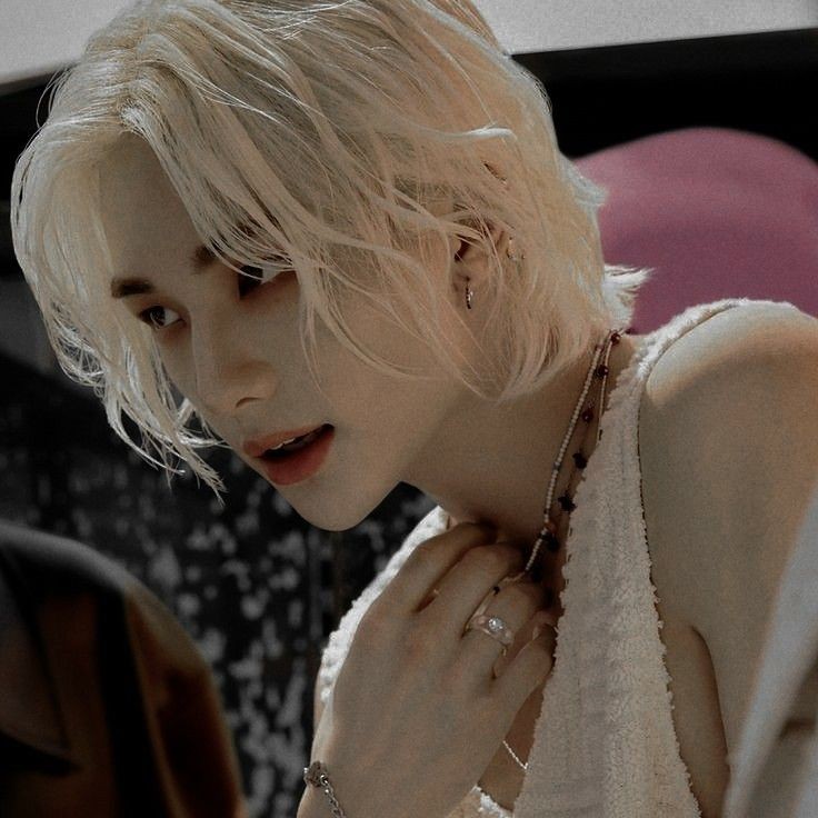 hirositok's tweet photo. ₊˙★ — os #hyunin 
                                — “Angel ?” (🔞!)

Hjn es un angel desterrado por tener un insaciable deseo y busca en la tierra a algún “seguidor” para que lo ayude y Jgn es un humano rebelde que esta obligado a ir a un reformatorio católico. https://t.co/JoFboTVRGz