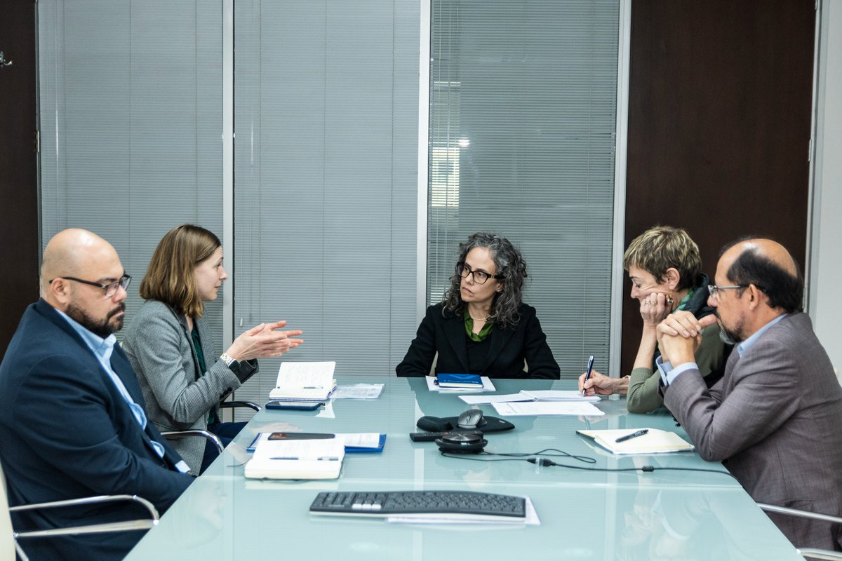 Today we met w/ Laura VanVoorhees & we continue to strengthen our cooperation with @ILAB_DOL in Ecuador🇪🇨 & Peru🇵🇪 With the support of the US and ILO´s expertise in promoting dialogue w/social actors, we continue to integrate #DecentWork into the fishing industry in the region
