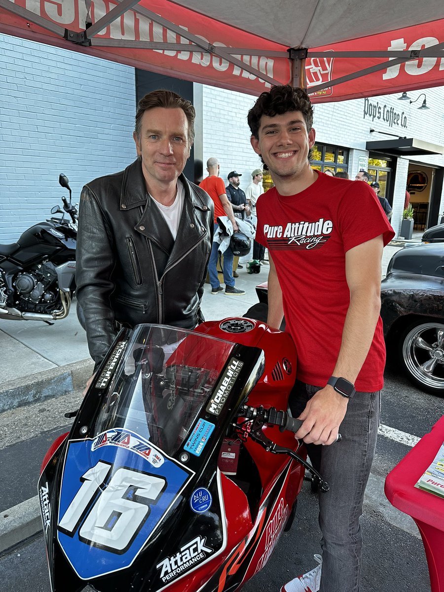 Hello there 👋 We went for a test drive in his starfighter 🚀

#ewanmcgregor #obiwankenobi #starwars 
@pure_racing @motoamerica #pureattituderacing #pureattituderacingacademy #motoamerica #popscoffeeco