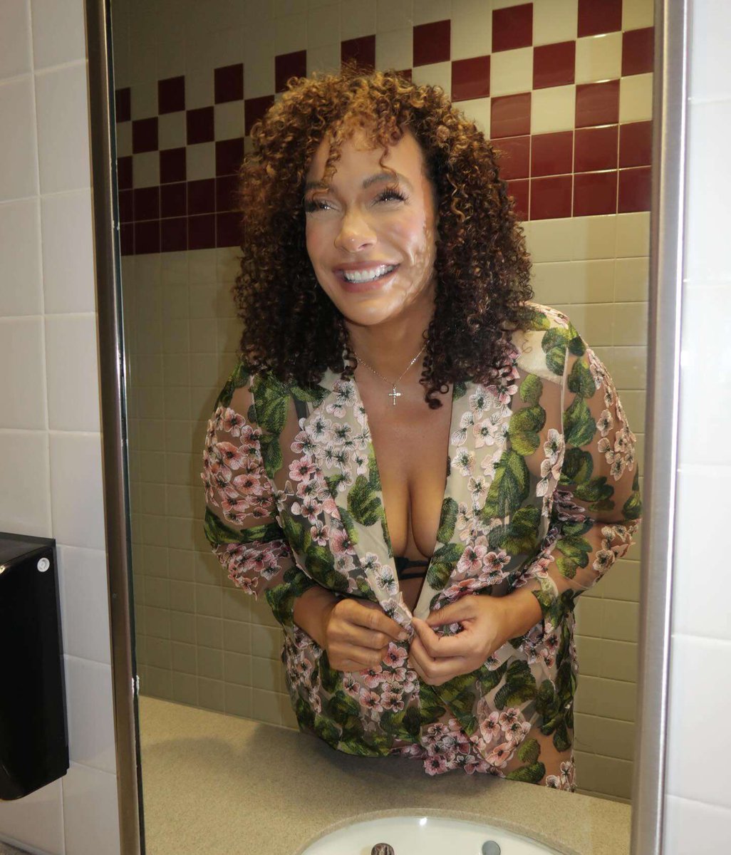 Jax. |Not @LinaFanene.| tweet media