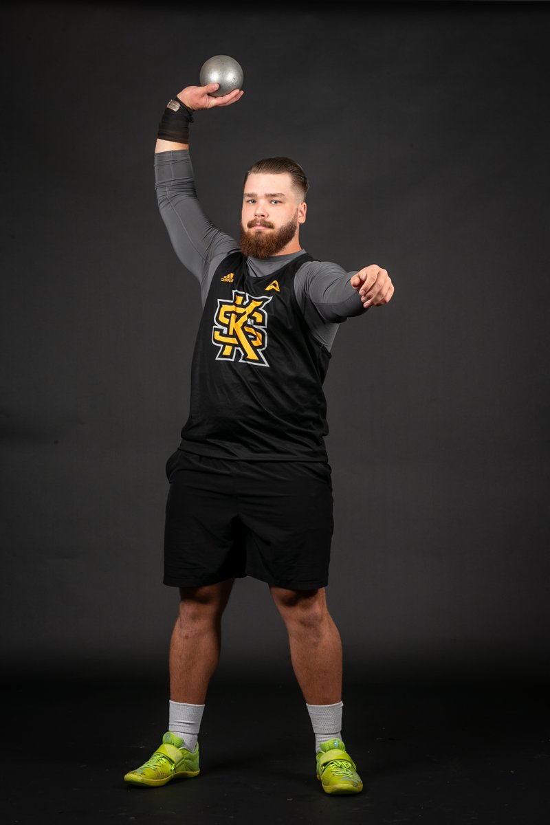 Caleb Hartley landed a toss of 17.44m (57'2.75) to secure 37th in shot put at NCAA East First Rounds! #HootyHoo | #ThinkBigger