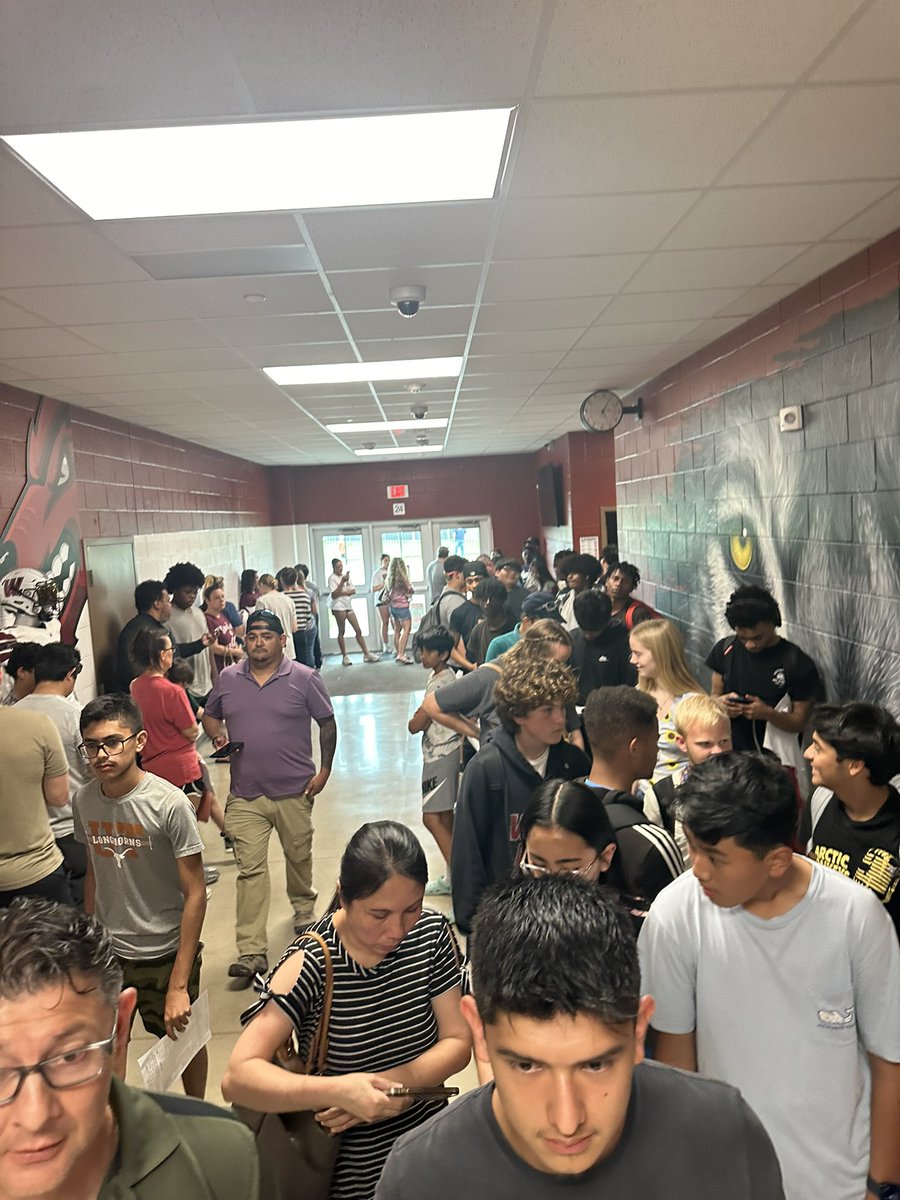 Weiss Football tweet media