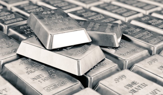 Silver prices, after rising by more than 35% in 2024, eased 🔻5% to $30.817. Amid reassessed Federal Reserve's monetary policy outlook. $SLV $PHAG $SIVR $ISLN $PSLV