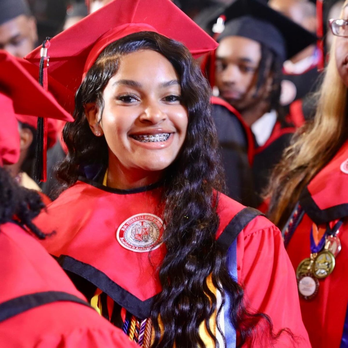 apsupdate's tweet photo. 🌟 Cheers to the exceptional graduates of D. M. Therrell High School! As you embark on the next journey continue to dream big, work hard, and remain committed to excellence. Congratulations on your well-deserved success! 
#ClassOf2024 #APSGradNation24 https://t.co/zcK1JPh51X