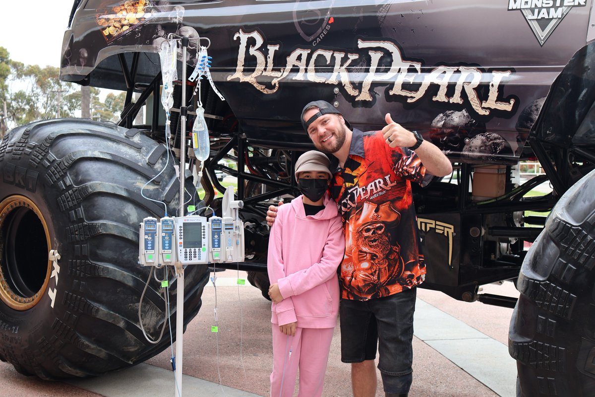 No better way to make our patients' days than a visit from the #BlackPearlMonsterTruck!🛻🥳 Thank you, @colevenard, for stopping by & partnering with @CBS8 & @strutcares to raise money for a Resident Canine Therapy Program at #RadyChildrens.🐶💙 Donate now rchsd.co/3UxwQK6