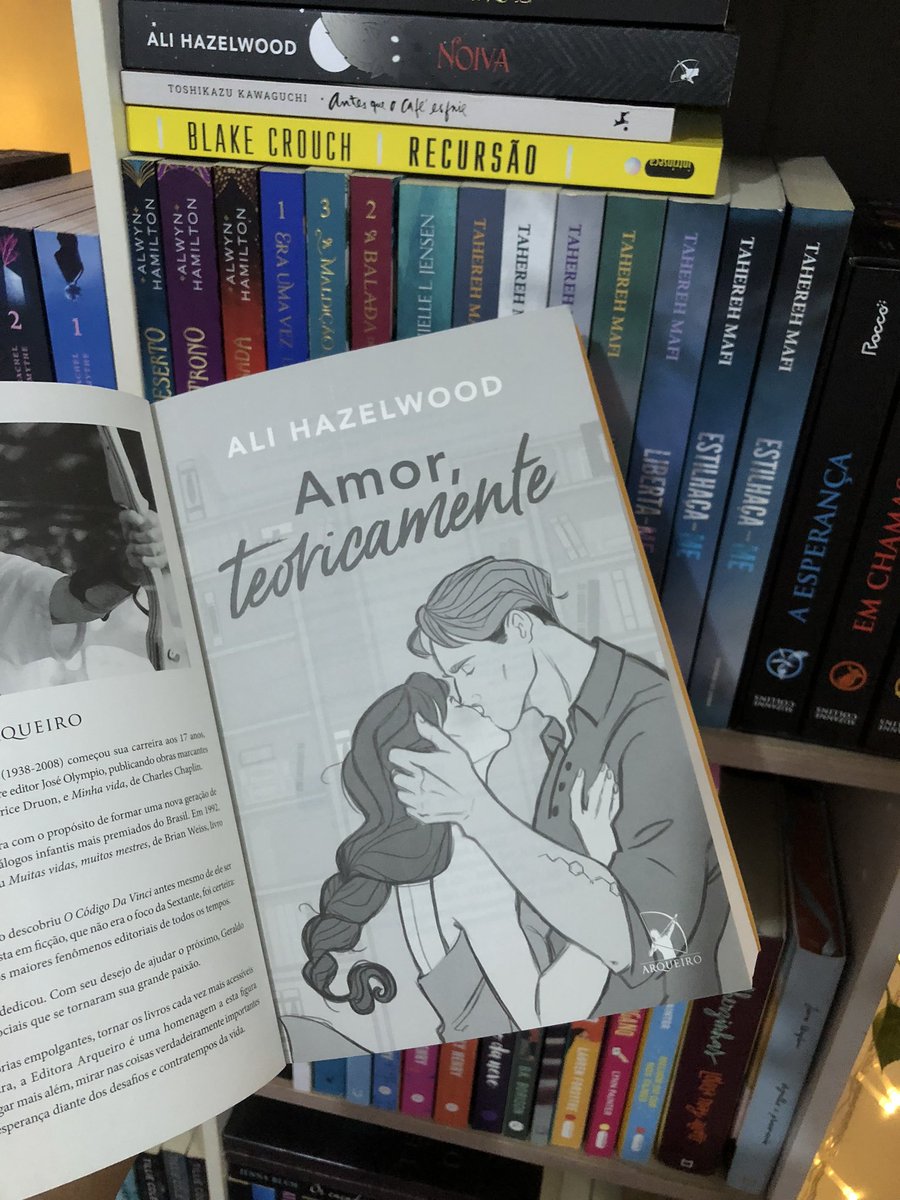 eu amo esse livro precisava dele físico 🧡