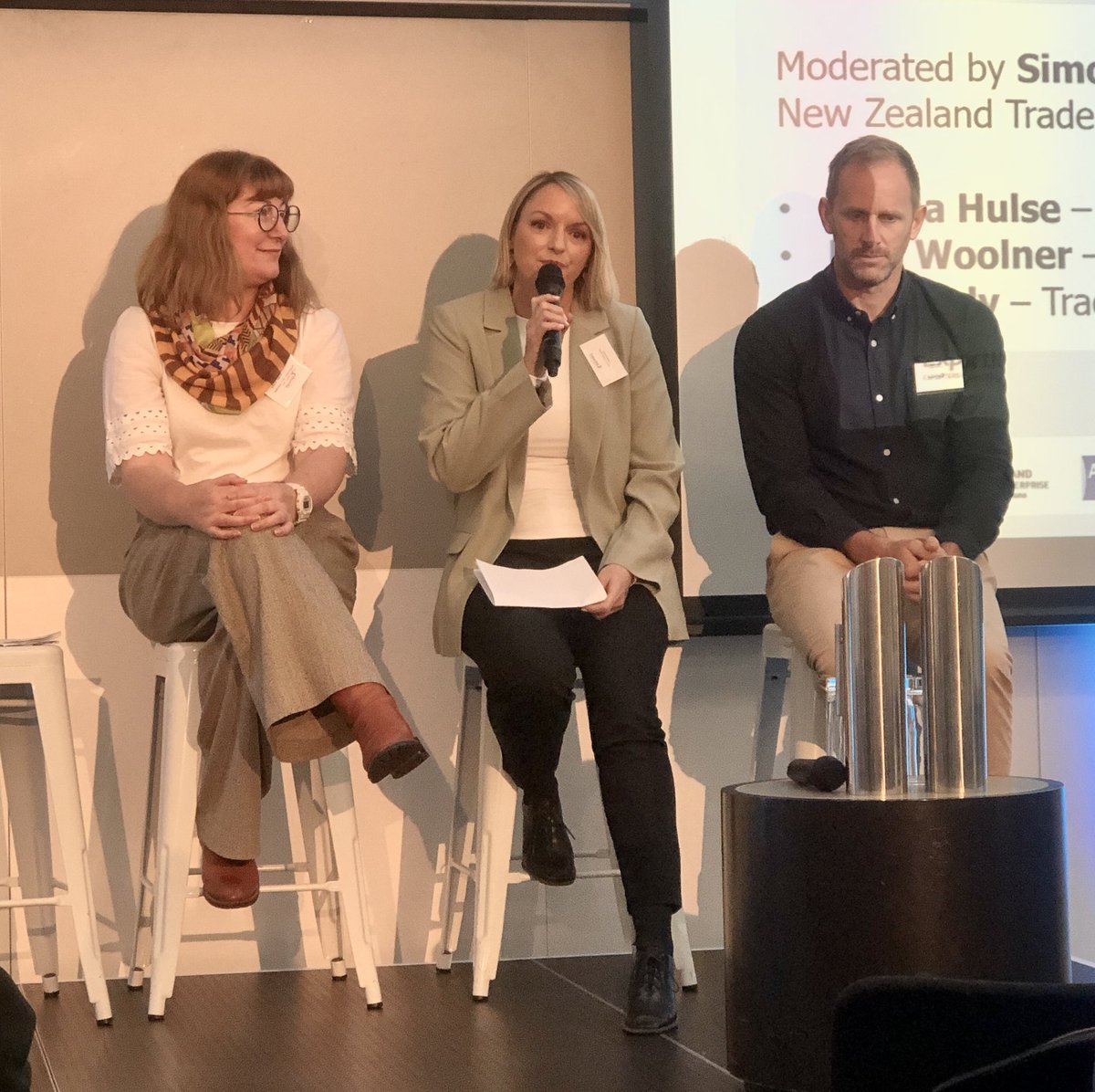 JaneBlackmoreNZ's tweet photo. A very useful dialogue this morning re the #EUNZFTA.
Great to have so many from @MFATNZ & @NZ_Customs in the room: Simon Hearsey, @VangelisVNZ et al + MPI, as well as Autex, Steens & German-NZ Chamber of Commerce.
#CrossBorderTrade #ExportNZ https://t.co/U9zfU73f8u