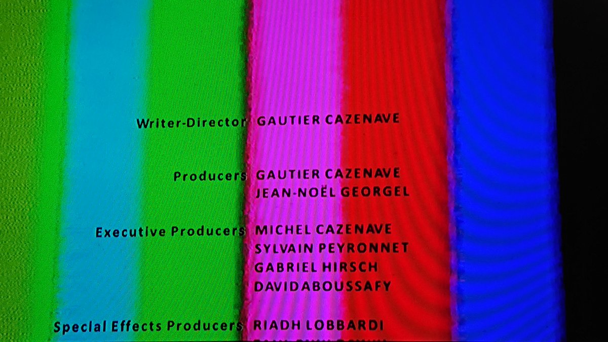 おはよーございます❗＼(^^)／
今日は休みのイナズマです⚡
が、所用を済ませて漸く帰るとこです😅
ハウス・オブ・VHS❗
デジタルデトックスに出かけた若者達が廃墟で見つけたVHSとデッキは破滅への入口だった…
ややテンポ悪いですが、終盤戦は好きー☺️
カウチポテトも懐かしく、皆様良い１日を❗