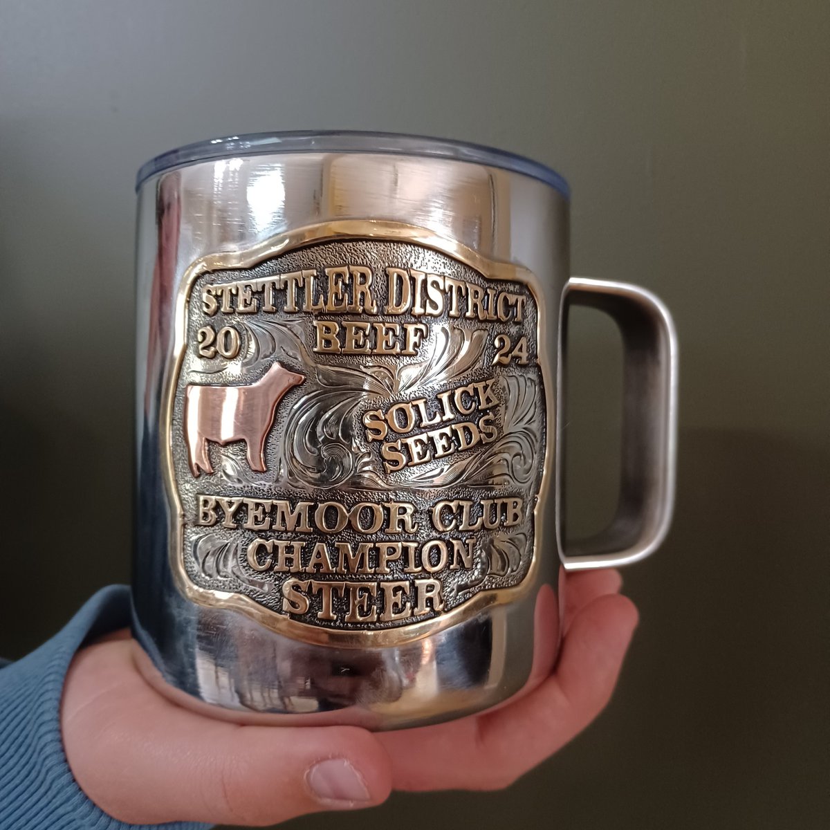 SilverSmithFarm's tweet photo. HUGE Thank you to @solickseeds for their generous sponsorship of the Stettler District 4H show. Amazing community supporters! 

Tulsa was fortunate to be awarded this beautiful trophy Yeti. She will cherish this awesome and unique award for years to come. https://t.co/tHDvqid3cU