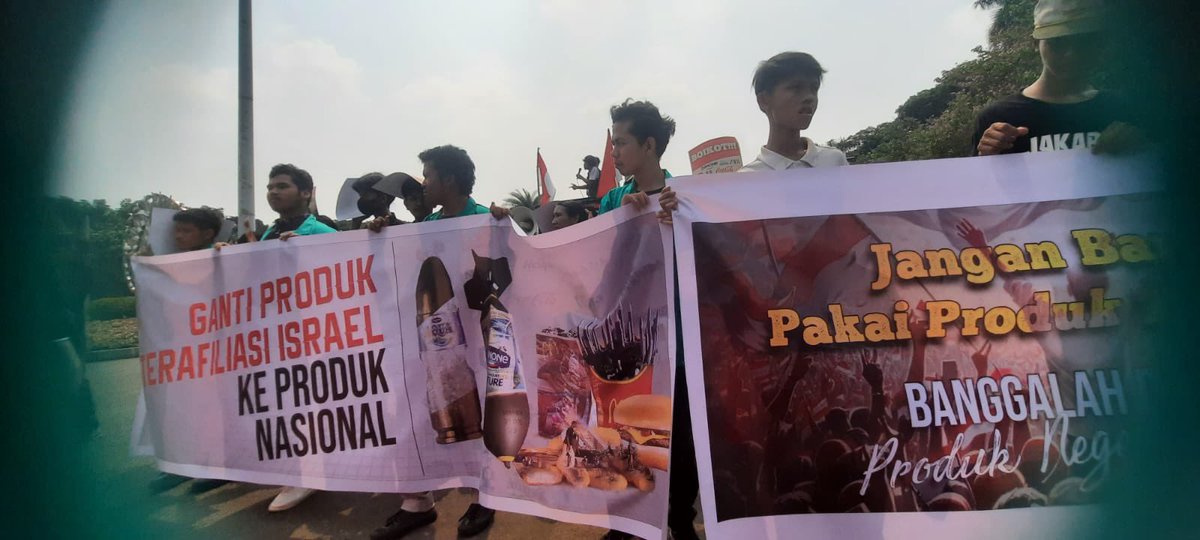 Solidaritas Mahasiswa Untuk Rakyat Palestina (SMURP).....

#FreePalestine #BoikotProdukTerafiliasiIsrael