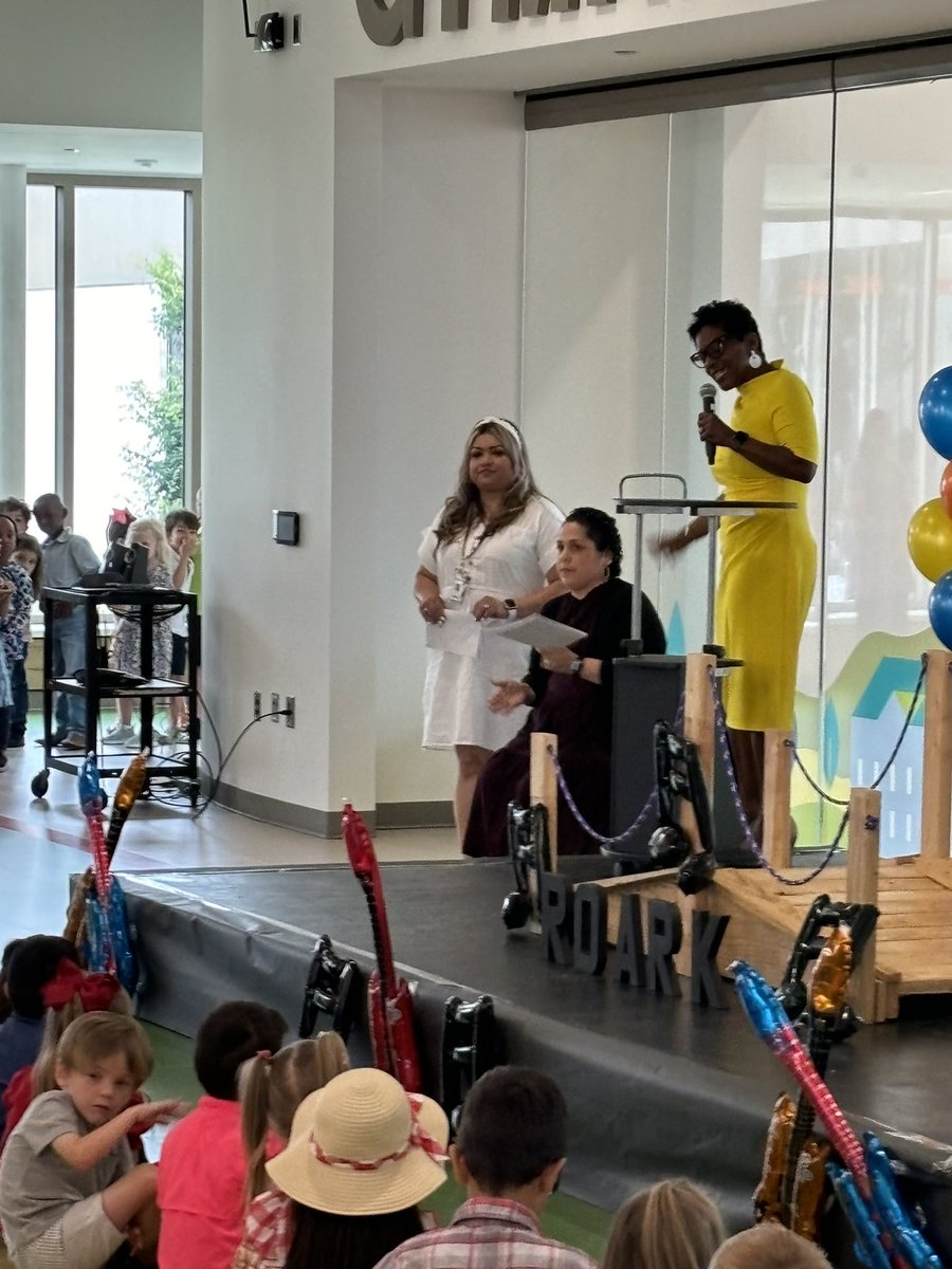 RoarkEarly's tweet photo. Wellโฆwe had the first round of our @RoarkEarly PreK Crossover ceremonies today! They are โOn Their Wayโ to @WillisSchools Kindergarten! #Ready4Kinder #OnTheirWay https://t.co/mVe3DINzsU