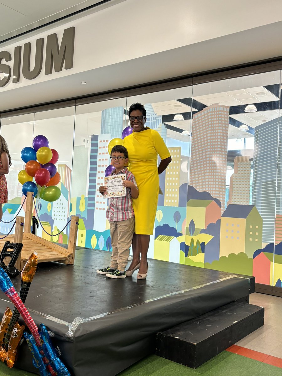 RoarkEarly's tweet photo. Wellโฆwe had the first round of our @RoarkEarly PreK Crossover ceremonies today! They are โOn Their Wayโ to @WillisSchools Kindergarten! #Ready4Kinder #OnTheirWay https://t.co/mVe3DINzsU