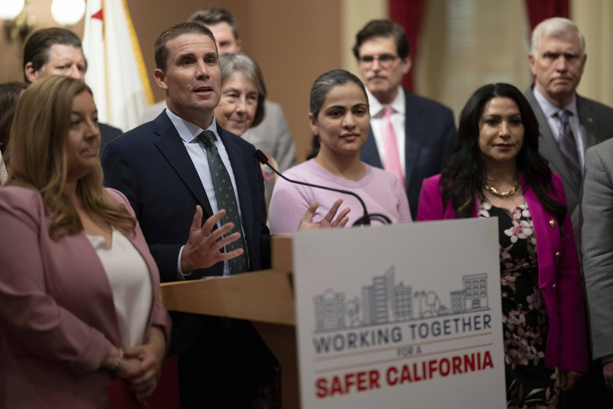 It’s full steam ahead for the Senate’s Safer CA package! Incredibly grateful for the bipartisan support today to pass these critical bills — together, we’re working to address the fentanyl crisis & improve safety throughout the Golden State. Learn more: bit.ly/4bvraHj