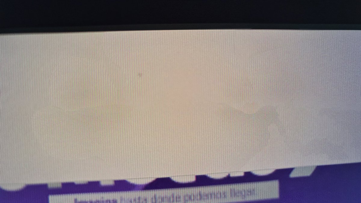 koshmar_inc's tweet photo. @SamsungMexico El lunes compré un monitor y me llegó hoy y según yo tiene un pixel muerto, ¿que procede? https://t.co/SQamdakiDc