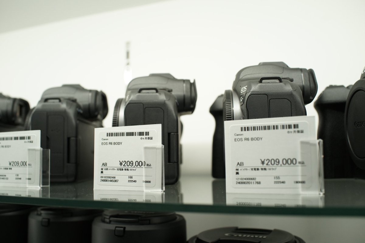 sanpoucamera's tweet image. おはようございます(*&apos;▽&apos;)！
本日は曇天、少し涼しいですね～(´▽｀*)
お近くにお越しの際は
是非三宝カメラをお願い致しますm(_ _&quot;m)

さて、中古のCanon EOS R6とR6 MarkII
値下げしました～(´▽｀*)！
是非ご利用くださいませ～(´▽｀*)
＃EOSR6
＃EOSR6MarkII
＃値下げ