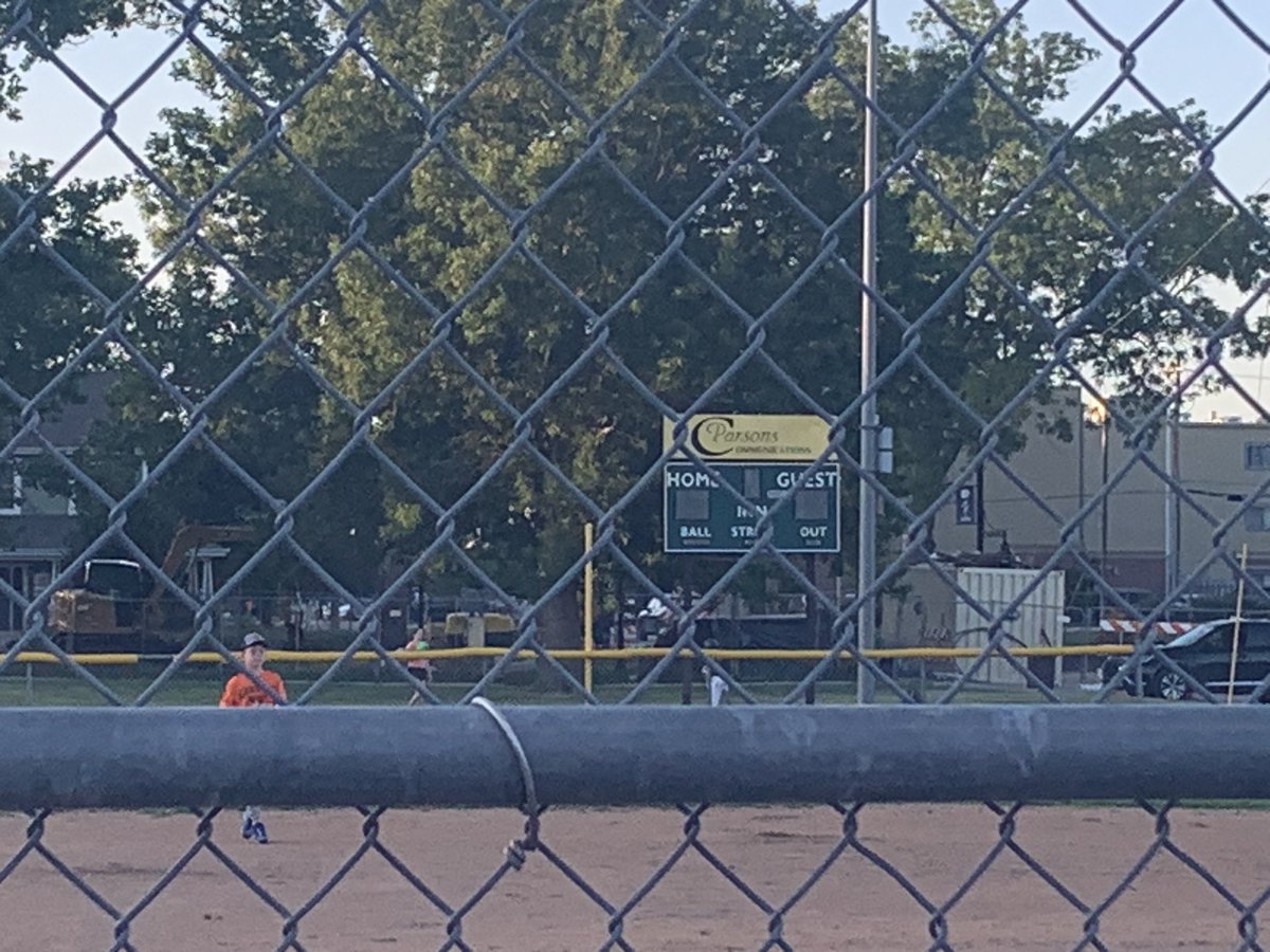 kazar54's tweet photo. Shout out to @DeHartPlumbing @ParsonsCommInc and Built So-Well contributing to @ManhattanPRD in their own way to help allow these kids to play ball this summer in @cityofmhk! #manhappiness https://t.co/exYIXpRoCW