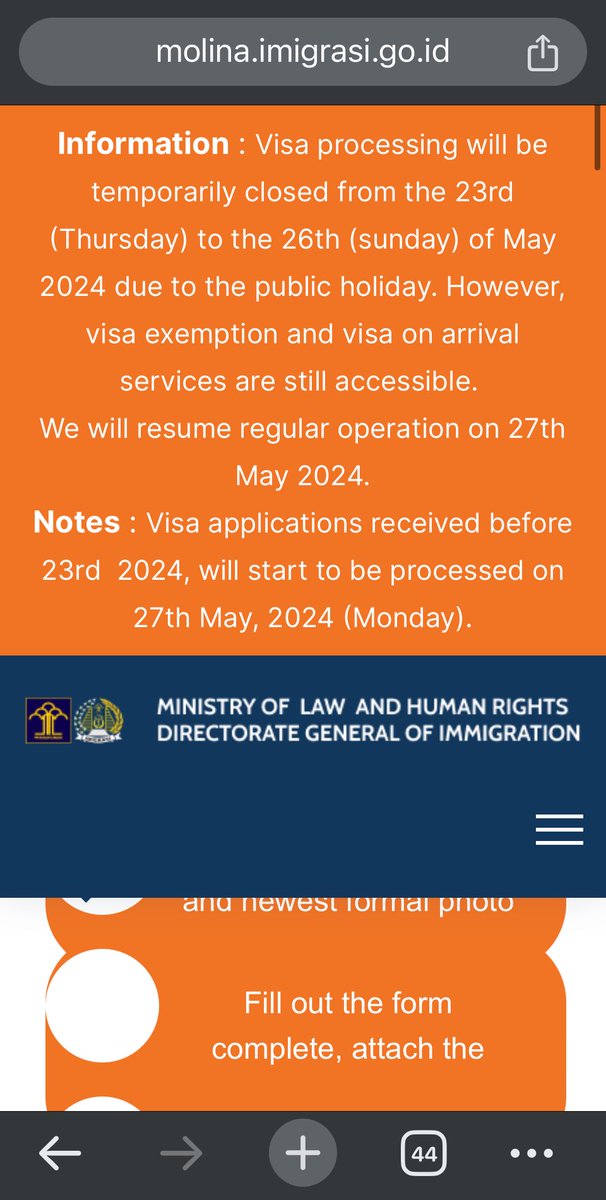 bitpixi's tweet image. LOL at “visa on arrival services are still accessible” but I actually can’t access the “next” button, due to the pinned notice. 😂 #UXfail

#Indonesia