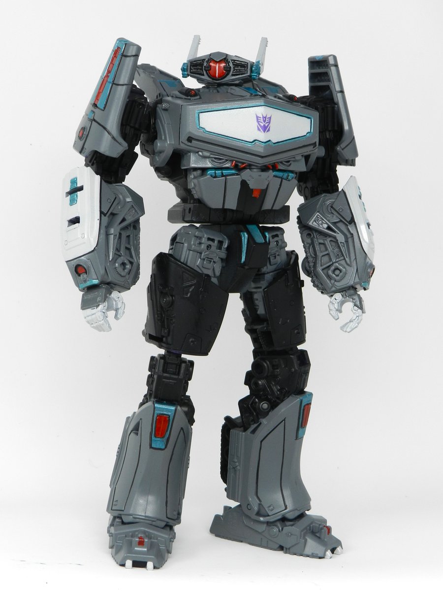 ChromeTyranno's tweet photo. "Transformers Studio Series - Animated Shockwave"
Now in his true TRUE colors. 
(Retweets appreciated as always :D ) https://t.co/9gmpAyU01k