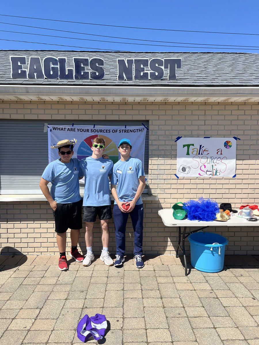 TeachyKeane's tweet photo. A beautiful day for the Sources of Strength Wellness Walk!! So impressed by this dedicated group of kids. 🤍🦅 #WeAreBethpage https://t.co/hJbmvUJlyC