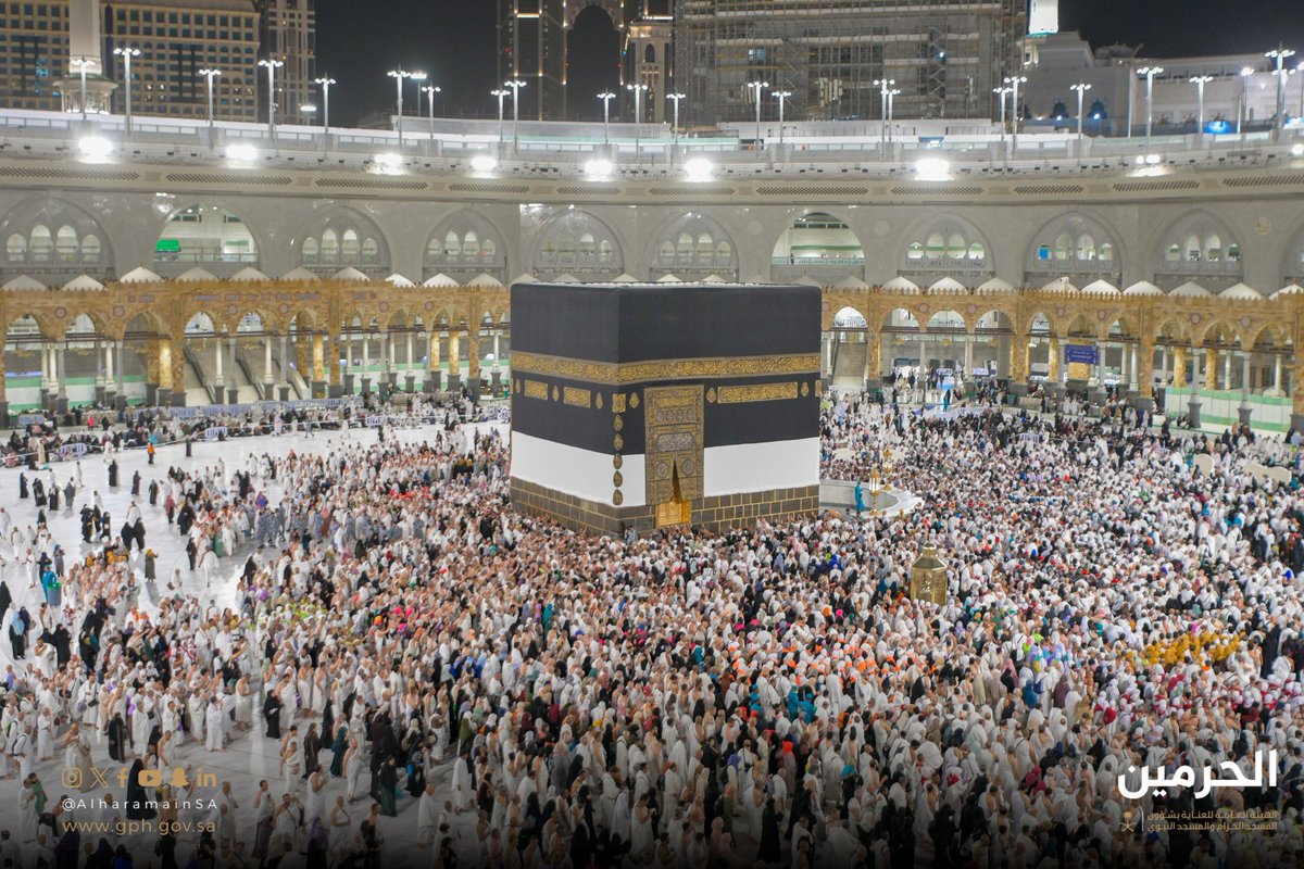 HaramainInfo's tweet photo. The Ka'abah this morning https://t.co/qgBv48ON6Y