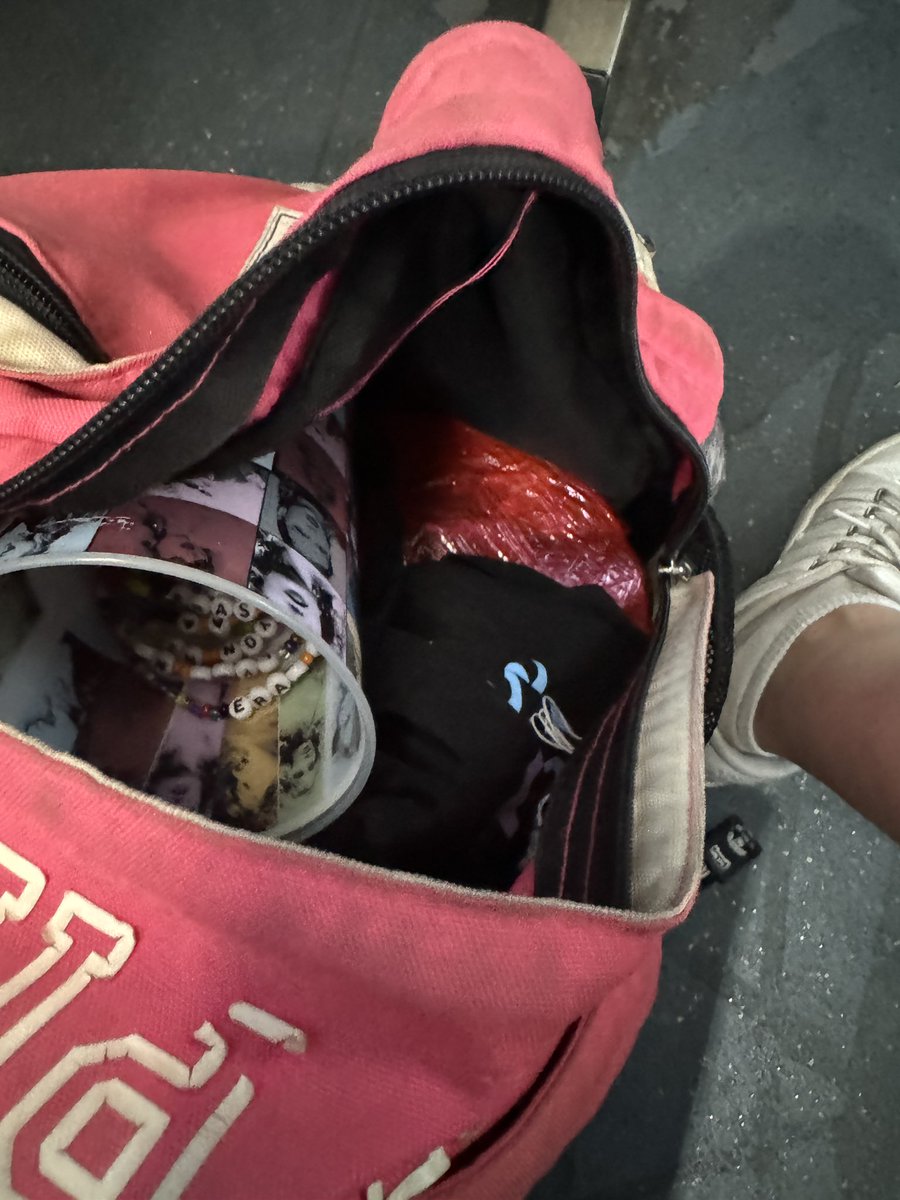 just a girl with a whole popcorn bucket full of friendship bracelets in a backpack on her way to a late evening photo shoot. #swiftie #swifties #taylornation #taylorswift 
#TSErasTour #TSErasTourEurope #TSTheErasTourLyon #TheErasTour #TheErasTourLyon