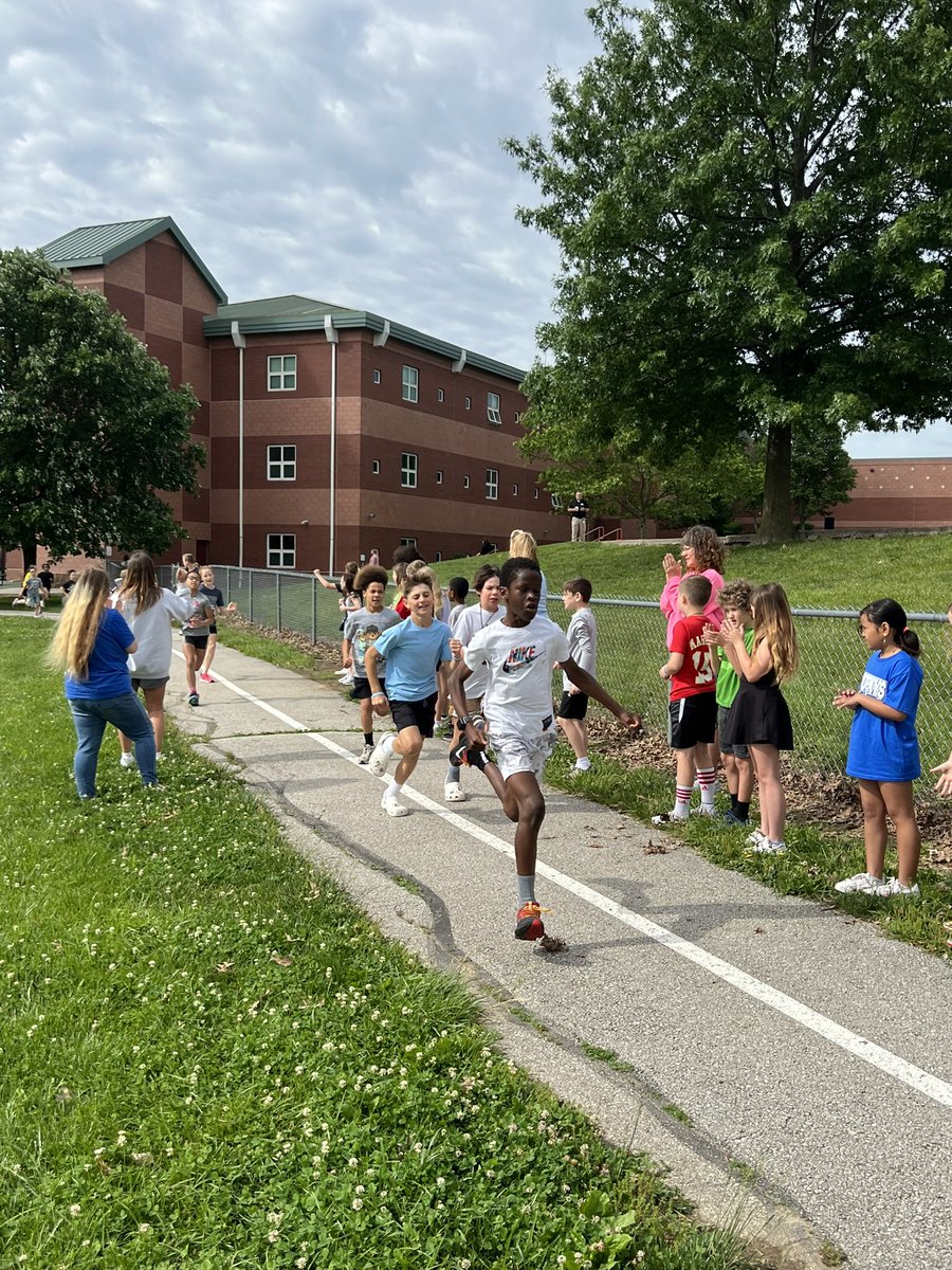 Emily Griffin tweet media