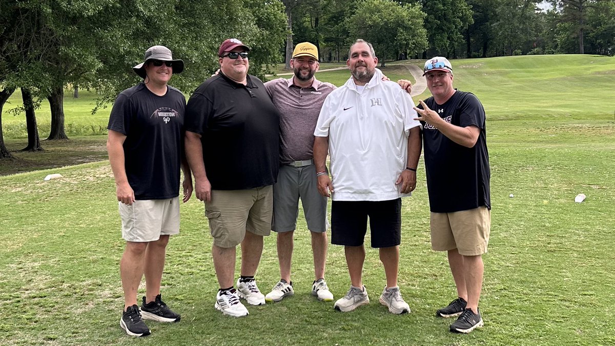 We wrapped our 3rd Annual EOY Coaches Scramble. It’s an opportunity for our Houston Hilltopper coaches to come together, fellowship, and wrap up another year of #TopperPride. This year, we invited Coach Jernigan to be our Honorary Starter! Thank you, Coach! #ExpectSuccess