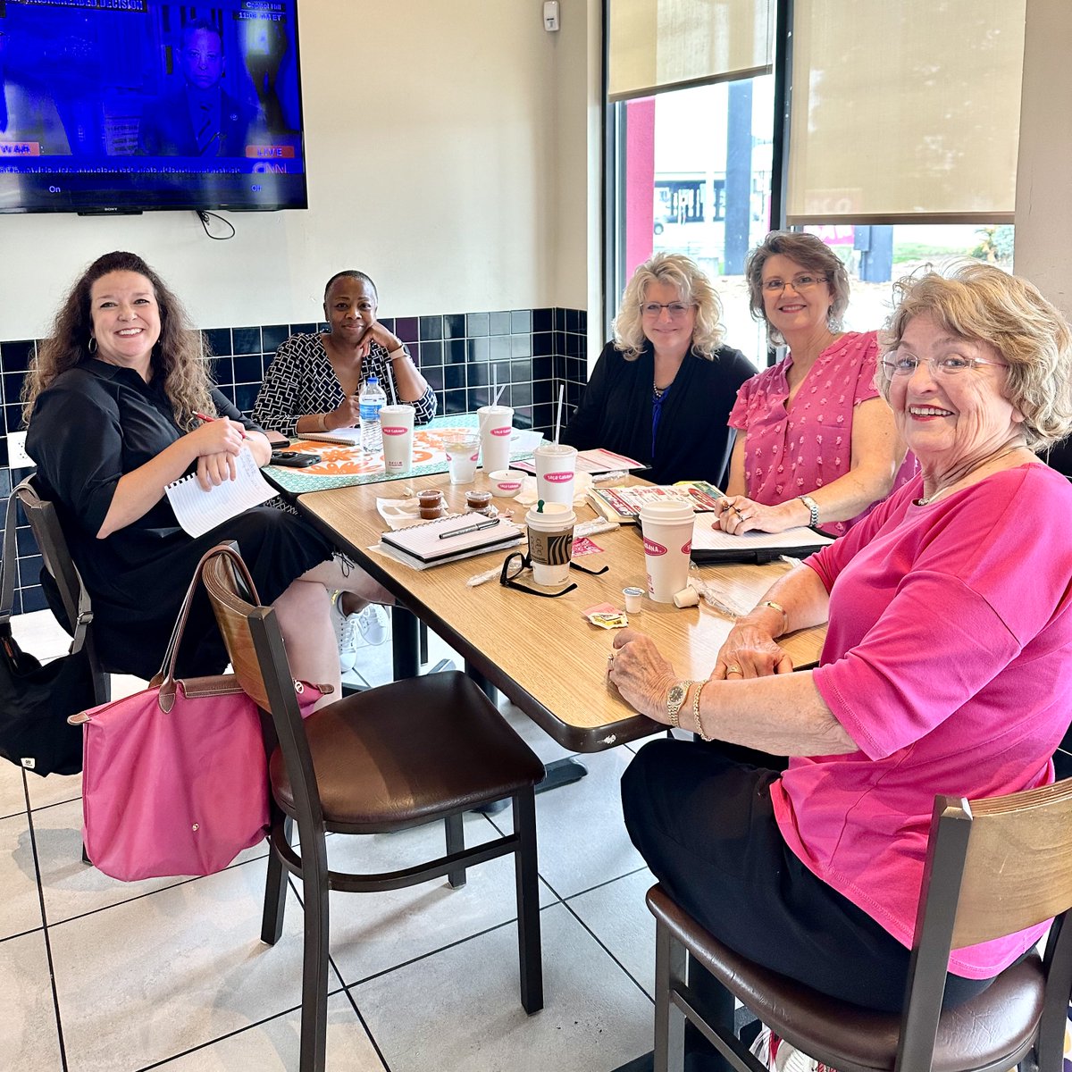 The Paint the Parkway Pink 5k Run/Walk committee is rocking its planning for the October 12th event. ️📝 Time flies, so grab your besties, dust off your pinkest outfits, and register now for an unforgettable morning! 
painttheparkwaypink.com
#PlanningPink #PaintTheParkwayPink
