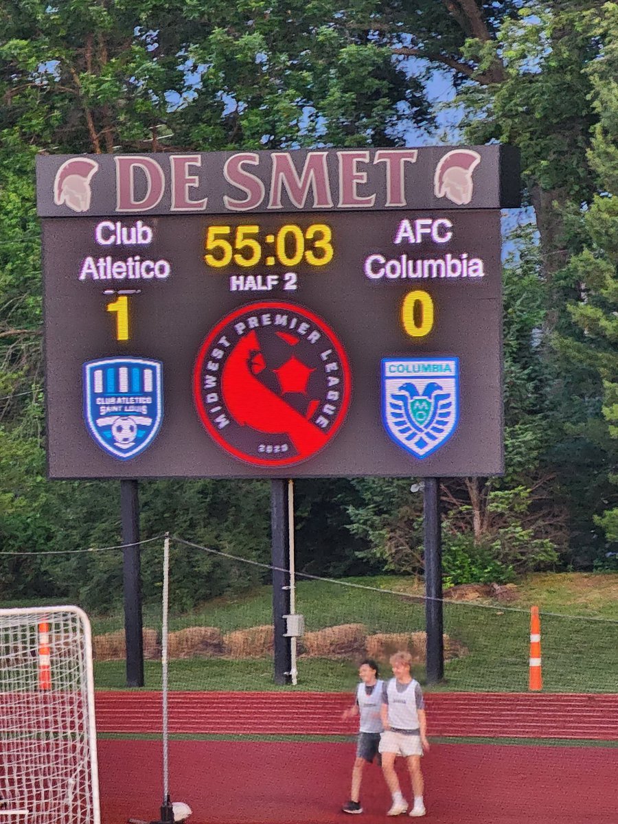 Still at the 65 min @ClubAtleticoStl  is leading 1:0 @AFCColumbia  ..  two great opportunities for AFC but no luck yet. Athletics are handling the game well with a man down. They also had the closest chances. #SupportlocalSoccer #STLsoccer