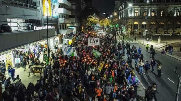 PrensaCONADU's tweet photo. 📍 LA PLATA 

🔵Jornada Nacional de Protesta en defensa de las Universidades Nacionales.

#CONADU #SomosLaUniversidadPública https://t.co/vNJleoXFqM